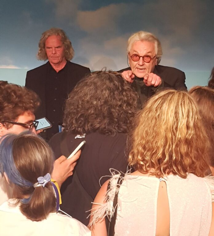 George Miller en la rueda de prensa de Three years of longing, en Cannes 2022.
