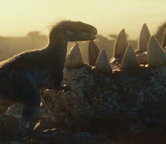 JURASSIC WORLD: DOMINION llega este jueves a la cartelera española Un bebé de Gigantosaurus sobre un Moros Intrepedius en Jurassic World: Dominion.