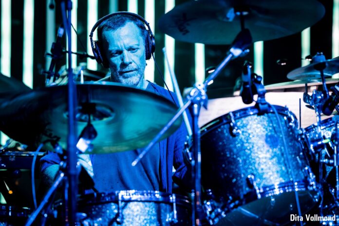 Greg Ellis, batería de Juno Reactor.