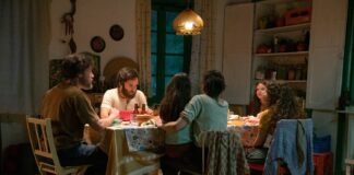 LA CASA ENTRE LOS CACTUS, dirigida por Carlota González-Adrio, en cartelera y San Sebastián La casa entre los cactus, de Carlota González-Adrio. Filmax