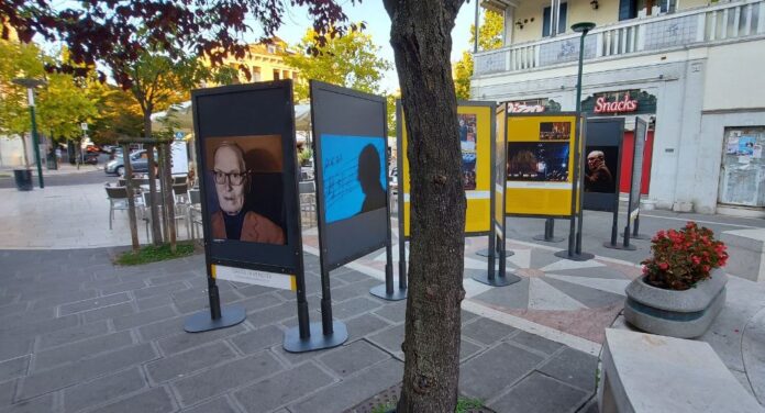 Festival de Cine de Venecia 2022. Exposición en la calle.