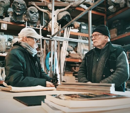 EL VALLE DE CONCAVENATOR de Víctor Matellano, a concurso en Sitges Documenta El paleontólogo José Luis Sanz y el maestro de los efectos especiales, Colin Arthur en una escena de la película.