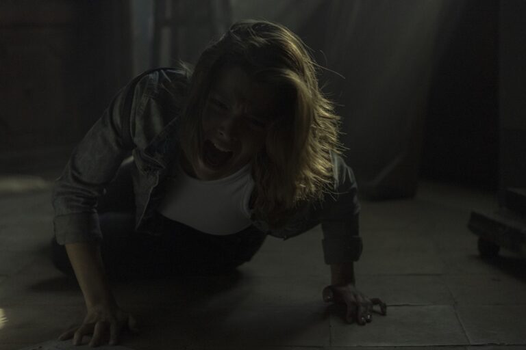 Crítica: LA NIÑA DE LA COMUNIÓN. Hostia mal dada