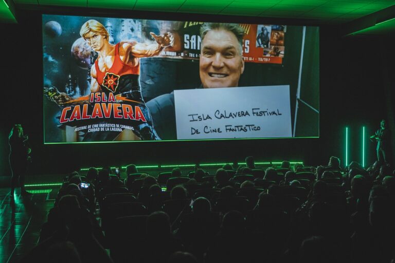 Sam J. Jones anuncia su presencia en el Festival Isla Calavera 2023.