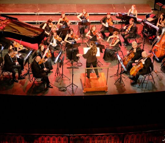 FIMUCITÉ continúa en La Laguna con tributos a Angelo Baladamenti y a la música de videojuegos "Kilar-Glass-Navarro" concierto inaugural de Fimucité 16. Teatro Leal © Aarón S. Ramos/Fimucité