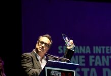 Diego Navarro recibe el premio a la mejor música por EL CUCO en la SEMANA DE LA COSTA DEL SOL Diego Navarro, Premio a la mejor música por El Cuco en la Semana Internacional de Cine Fantástico de la Costa del Sol.
