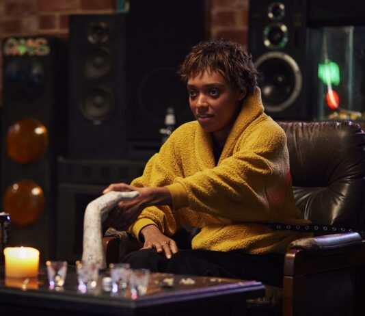 CRÍTICA | HÁBLAME. La película de la que todos hablan Háblame, de Danny y Michael Philippou.