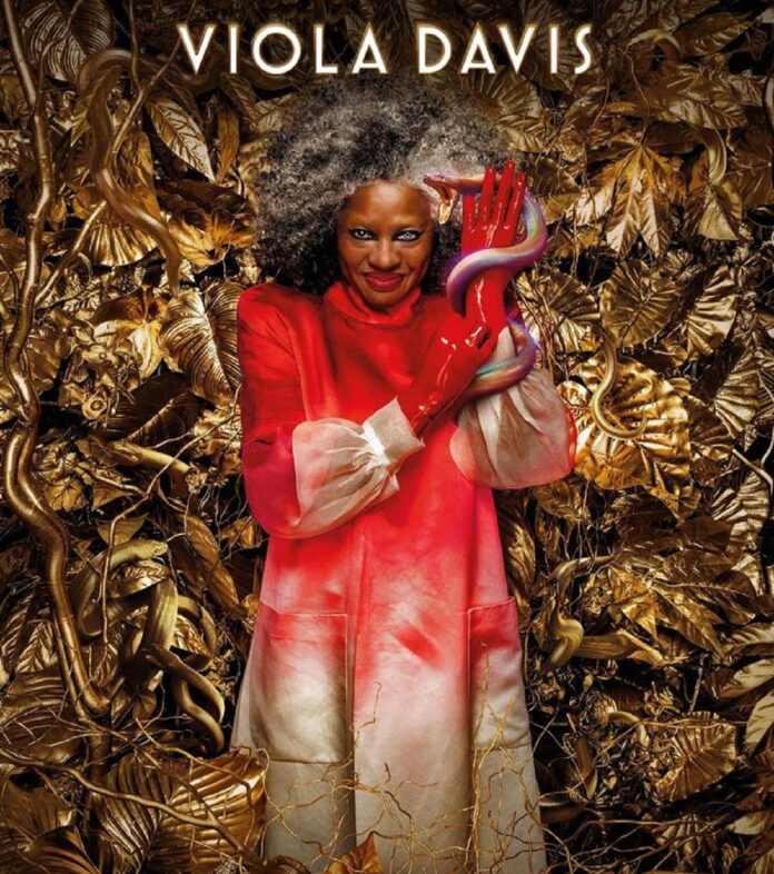 Viola Davis en Los Juegos del Hambre: Balada de Pájaros cantores y Serpientes.