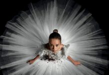 La hija y la novia de los monstruos de Universal Alisha Weir, de la dulce Matilda a la sanguinaria Abigail en la nueva versión de ‘La hija de Drácula’.