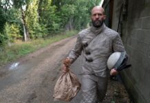 CRITICA | BEEKEEPER. EL PROTECTOR. Statham, búscate ya otro agente Jason Staham en Beekeeper. El protector. (c) Diamond Films