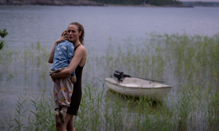 ‘Descansa en paz’, un drama de terror psicológico sobre muertos que regresan de sus tumbas.