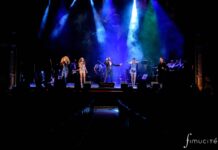 FIMUCITÉ 18 abre el programa de conciertos con Atelier de Musique y la Pop Culture Band Concierto "Scorsese After Hours" de la Pop Culture Band. Banda: Gonzalo de Araoz, director musical y guitarra. Francis Díaz, guitarra. Javi Guerrero, batería. David González, teclista. Nuria Herrero, percusión. Daniel Lukacks, bajo. Elio Bignotte, trompeta. Luís Cuan, saxo. Cristo Delgado, trombón. Voces: Héctor Quintero, Patty Baker, Patricio González, Barbara Soltesova y Antonella Vega. Teatro Guimerá © Aarón S. Ramos/Fimucité