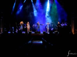 FIMUCITÉ 18 abre el programa de conciertos con Atelier de Musique y la Pop Culture Band Concierto "Scorsese After Hours" de la Pop Culture Band. Banda: Gonzalo de Araoz, director musical y guitarra. Francis Díaz, guitarra. Javi Guerrero, batería. David González, teclista. Nuria Herrero, percusión. Daniel Lukacks, bajo. Elio Bignotte, trompeta. Luís Cuan, saxo. Cristo Delgado, trombón. Voces: Héctor Quintero, Patty Baker, Patricio González, Barbara Soltesova y Antonella Vega. Teatro Guimerá © Aarón S. Ramos/Fimucité