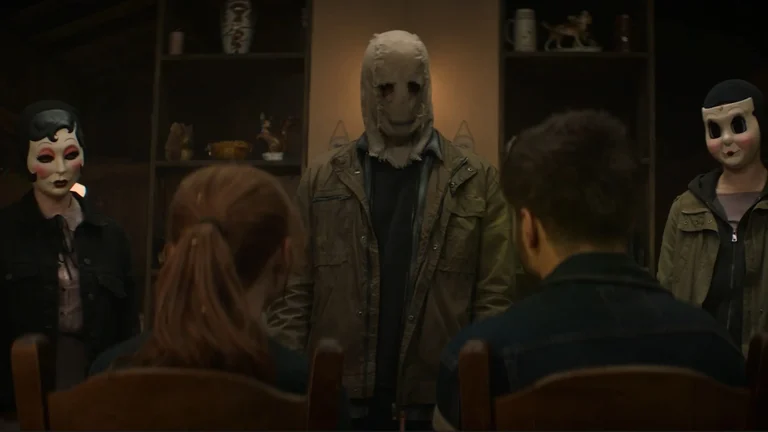 CRÍTICA | STRANGERS. CAPÍTULO 1, de Renny Harlin. Venirse arriba