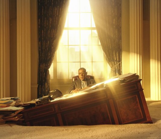 MEGALÓPOLIS. La (en ocasiones) mezquina mirada crítica Giancarlo Esposito es Cicero en Megalopolis. Photo Credit: Courtesy of Lionsgate