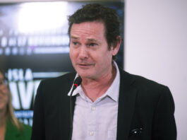 Henry Thomas desembarca en Canarias para celebrar el cine fantástico en el FESTIVAL ISLA CALAVERA Henry Thomas, en rueda de prensa del Festival Isla Calavera 2024.