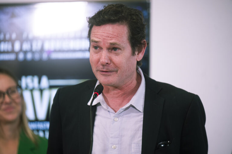 Henry Thomas desembarca en Canarias para celebrar el cine fantástico en el FESTIVAL ISLA CALAVERA