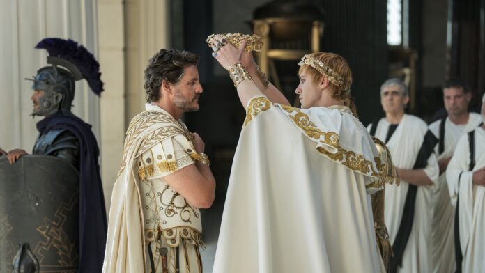 Pedro Pascal (General Acacius) y Joseph Quinn (Emperador Geta) en Gladiator II, de Paramount Pictures.