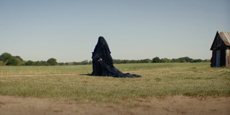 THE WOMAN IN THE YARD y PLAY DEAD: Jaume Collet-Serra regresa a sus orígenes