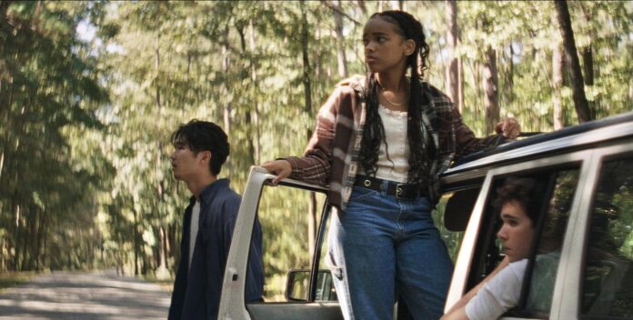 Phinehas Yoon, Akira Jackson y Noah Toth, en It ends.