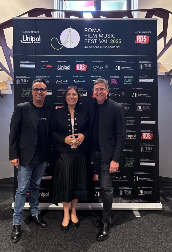 De izquierda a derecha, el director de FIMUCITÉ Diego Navarro, la consejera delegada de Turismo de Tenerife Dimple Melwani y el director del Roma Film Festival Marco Patrignani.