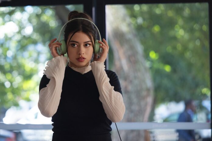 Amber Midthunder es Sherry en Novocaine, de Paramount Pictures. 