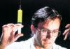 SITGES 2025 apuesta por el perfecto cóctel de comedia y terror Jeffrey Combs protagoniza la película de culto de Stuart Gordon ‘Re-Animator’, que combina terror y comedia.