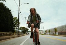 Yorgos Lanthimos participará en Venecia y San Sebastián con la comedia negra BUGONIA Jesse Plemons es Teddy Gatz en Bugonia, de Yorgos Lanthimos. © Focus Features