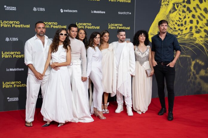 Joan Vilá, de negro, junto al director y el resto de la delegación de Silencio que presentó la película en Locarno. (c) Edoardo Nerboni