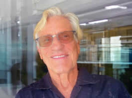 Randal Kleiser, director de EL VUELO DEL NAVEGANTE y GREASE, invitado de honor del FESTIVAL ISLA CALAVERA Randal Kleiser, Premio Isla Calavera de Honor 2025