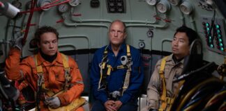 CRÍTICA | SIN OXÍGENO. Aspavientos y banalidad Finn Cole, Woody Harrelson y Simu Liu, en Sin oxígeno. Foto: Mark Cassar / © 2024 FOCUS FEATURES LLC