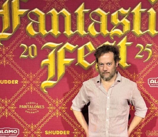 VIEJA LOCA logra en el FANTASTIC FEST de Austin el Premio a la Mejor Dirección para Martín Mauregui Martín Mauregui logra el premio a la mejor dirección en el Fantastic Fest de Austin por Vieja Loca.