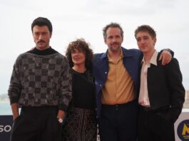 SINGULAR: ¿Merece la pena defender lo humano? El director Alberto Gastesi y los tres actores de Singular, en Sitges 2025.