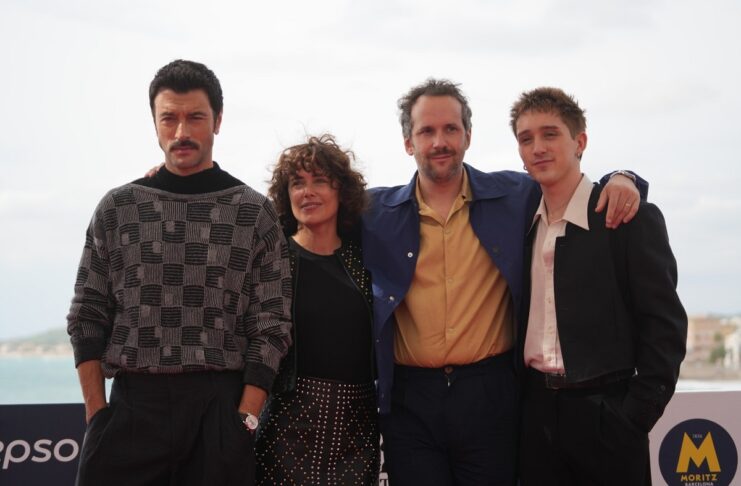 SINGULAR: ¿Merece la pena defender lo humano? El director Alberto Gastesi y los tres actores de Singular, en Sitges 2025.