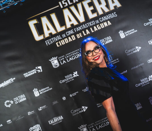 El FESTIVAL ISLA CALAVERA bate récords de asistencia con figuras de renombre mundial Ornella Muti, en el Festival Isla Calavera 2025.