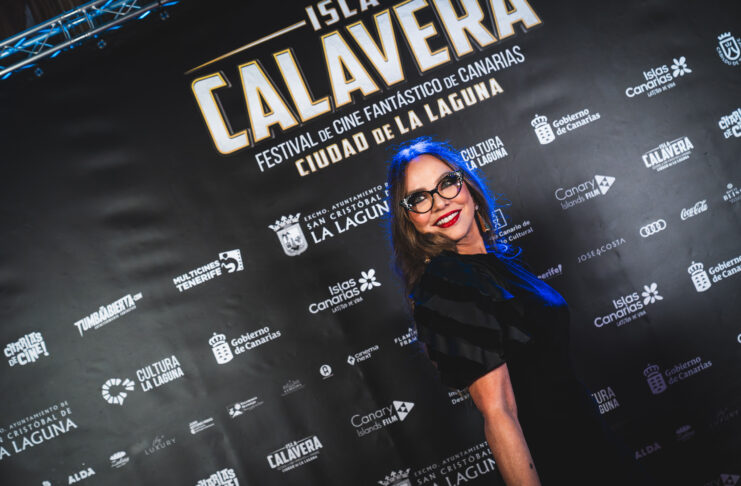 El FESTIVAL ISLA CALAVERA bate récords de asistencia con figuras de renombre mundial Ornella Muti, en el Festival Isla Calavera 2025.
