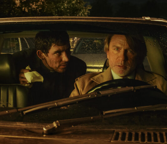 CRÍTICA | PUÑALES POR LA ESPALDA. DE ENTRE LOS MUERTOS. Alabado sea Rian Johnson Puñales por la espalda: De entre los muertos.