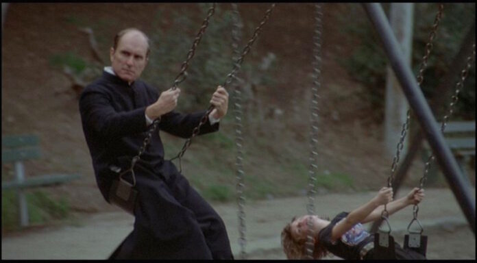 Robert Duvall en La invasión de los ultracuerpos (1978).