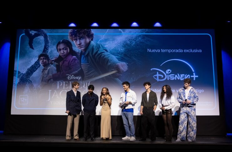 El reparto de PERCY JACKSON presenta su segunda temporada en un evento fan en Madrid Walker Scobell, Aryan Simhadri, Leah Jeffries, David Moreno, Charlie Bushnell, Dior Goodjohn y Daniel Diemer presentan Percy Jackson Y Los Dioses Del Olimpo en Madrid. (Foto de David Benito/Getty Images for Disney+)
