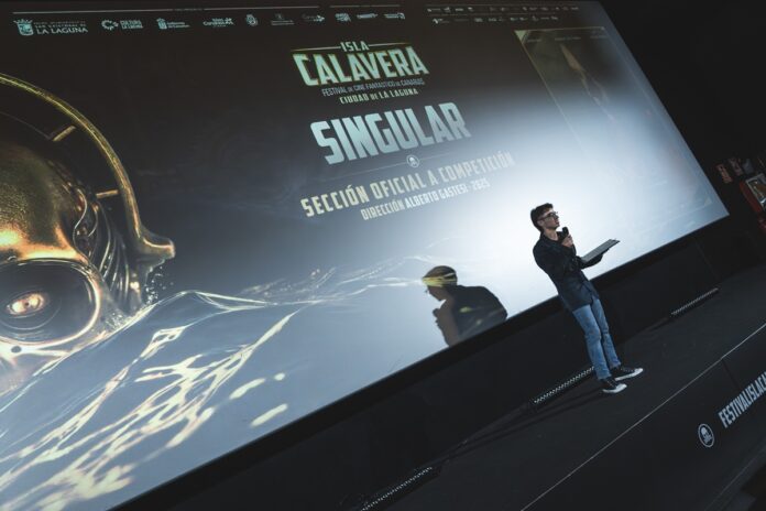 Presentación de la proyección de Singular en el Festival Isla Calavera 2025. (c) Rommel Messia