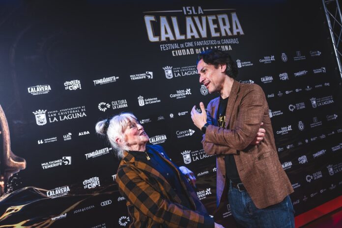 Veronica Cartwright y Rodrigo Cortés, en el Festival Isla Calavera 2025.