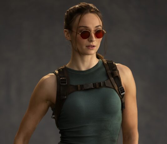 Primera imagen de Sophie Turner como Lara Croft en la serie TOMB RAIDER Jay Maidment para Prime Video. Imagen tomada en los estudios de rodaje de Tomb Raider.