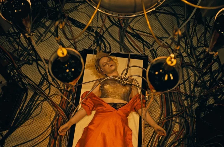 CRÍTICA | ¡LA NOVIA!, de Maggie Gyllenhaal. Mosaico de retales ¡La Novia!, de Maggie Gyllenhaal. (c) Warner Bros. Pictures