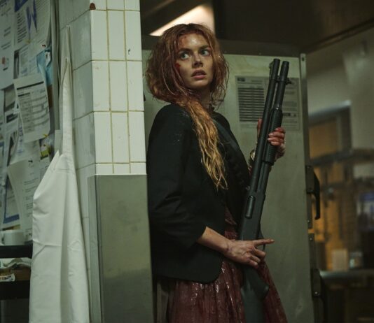 Samara Weaving regresa a la caza: NOCHE DE BODAS 2 llega a los cines este primero de abril Samara Weaving en Noche de bodas 2. Photo by Searchlight Pictures/Pief Weyman, Courtesy of Searchlight Pictures. © 2025 Searchlight Pictures. All Rights Reserved.