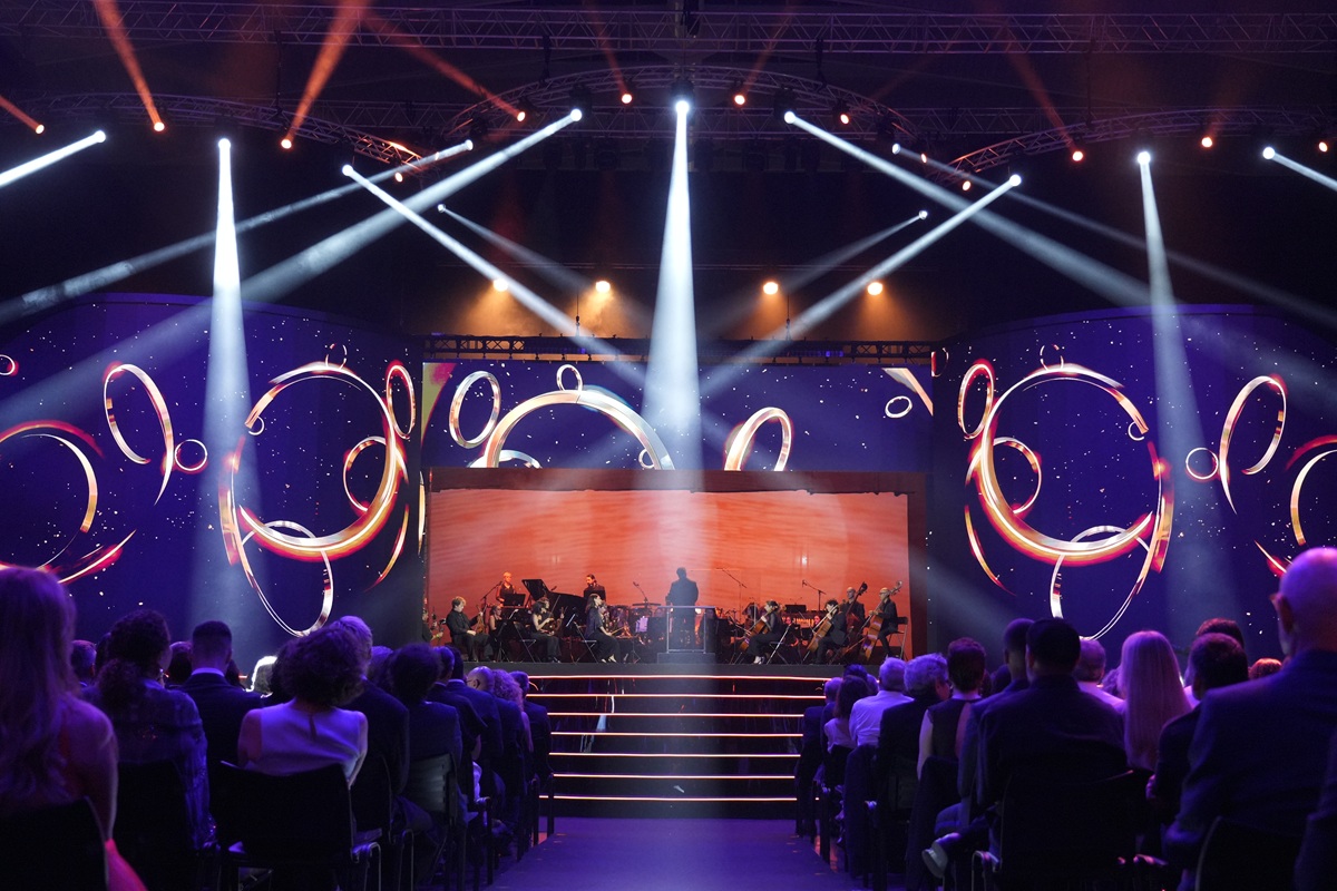 premiosanillosdeoro1 Diego Navarro dirige a la Orquesta Filarmónica de Tenerife en los Premios Anillos de Oro.