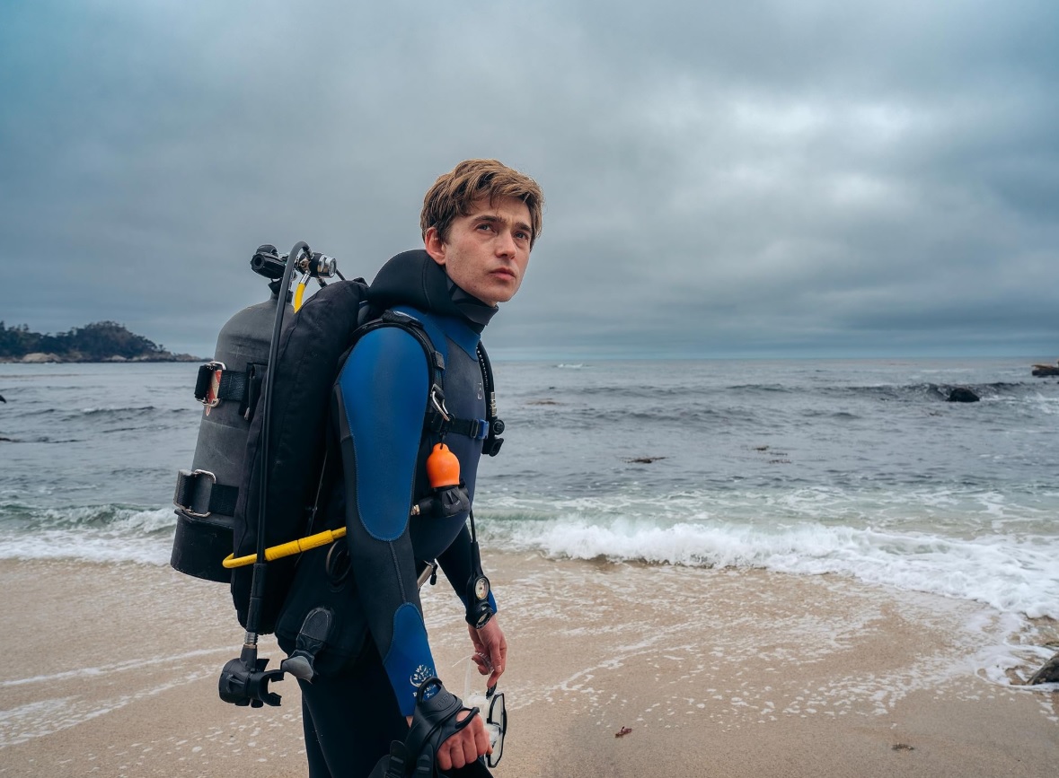 whalefall1 En el rodaje de Whalefall, el actor Austin Abrams ha realizado gran parte de sus propias escenas de riesgo, incluidas las secuencias submarinas.
