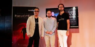 El estreno mundial de las ‘GOLDEN PIANO STORIES’ de Aleksander Dębicz abre la programación musical de FIMUCITÉ 20 Diego Navarro, el concejal Adrián del Castillo y Aleksander Dębicz.