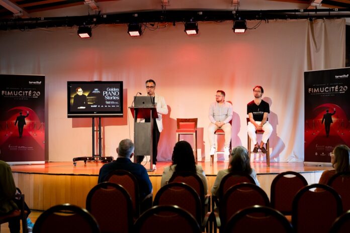 Diego Navarro en la presentación del concierto Golden Piano Stories celebrada en el Teatro Leal de La Laguna.